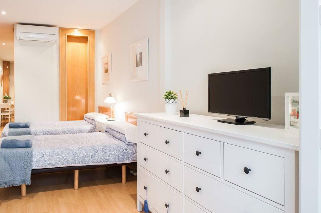 Nice apartment near Barcelona center Exterior foto